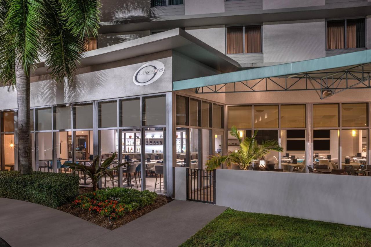 Courtyard By Marriott Miami Airport Exterior foto