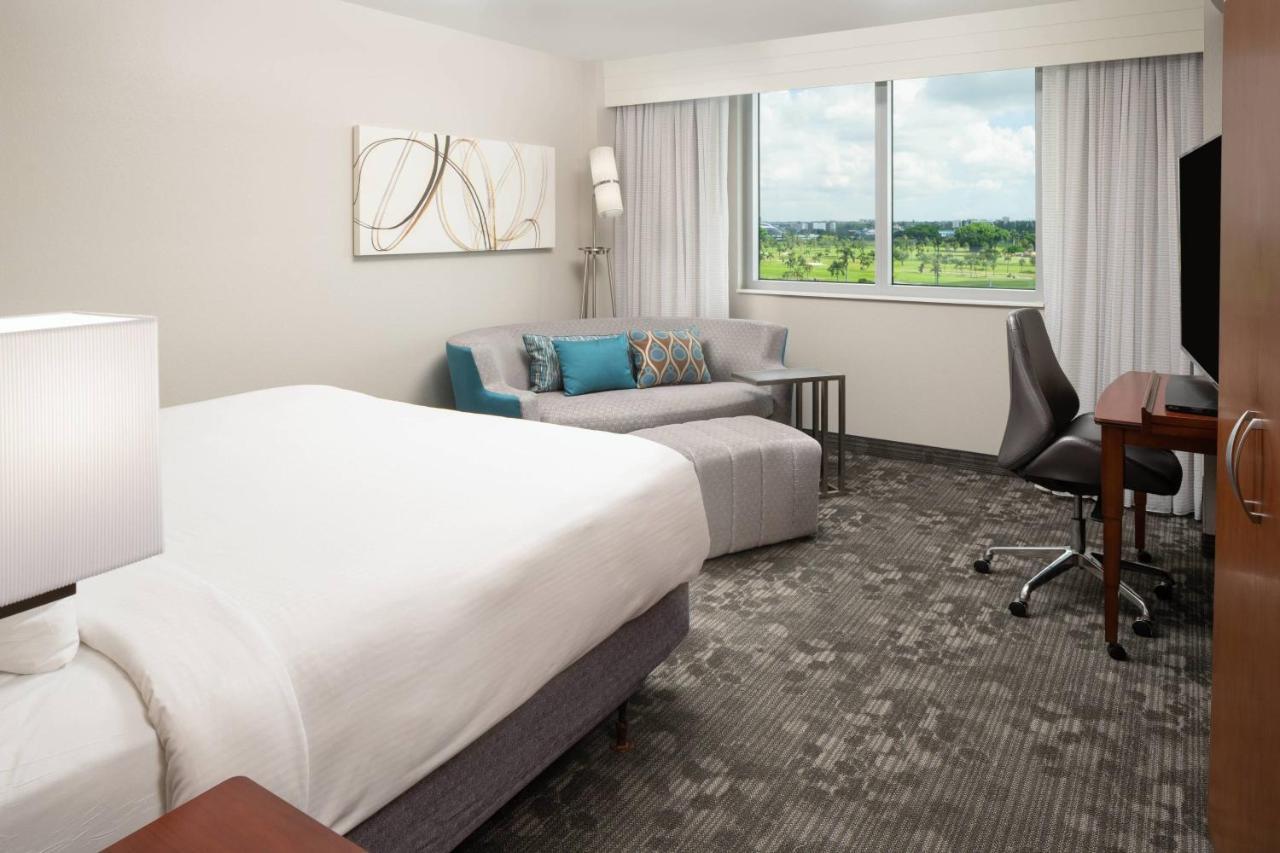 Courtyard By Marriott Miami Airport Exterior foto