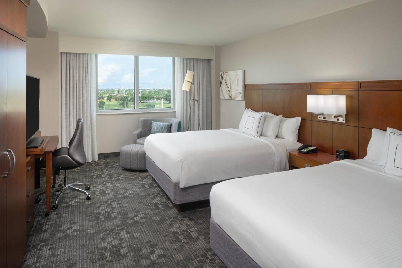 Courtyard By Marriott Miami Airport Exterior foto