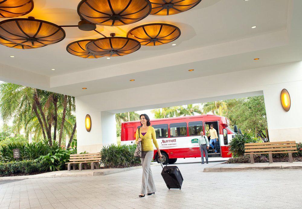 Courtyard By Marriott Miami Airport Exterior foto