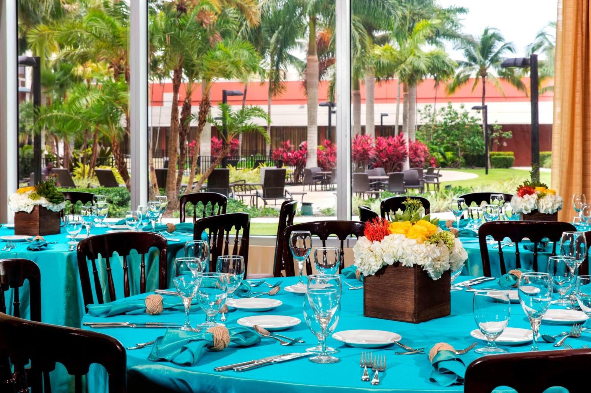 Courtyard By Marriott Miami Airport Exterior foto