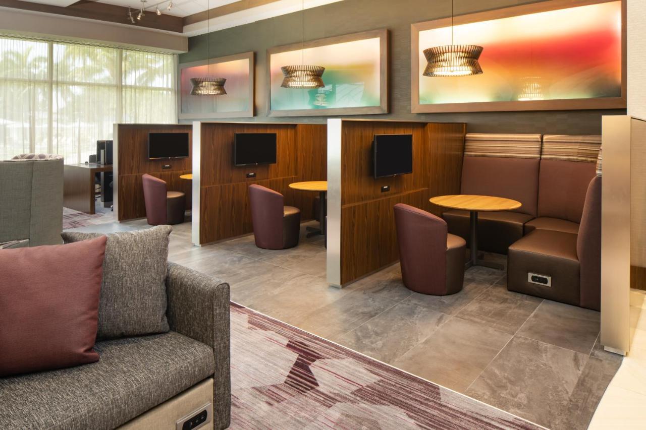 Courtyard By Marriott Miami Airport Exterior foto